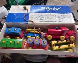Playskool - Deluxe Take-Apart Train with box