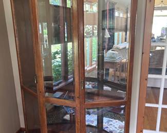 A beautiful 4 shelf, all mirror back ,lighted China cabinet.