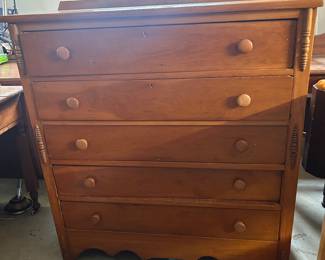 5 drawer pine dresser.