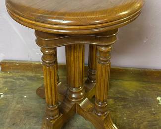 Victorian oak piano/organ stool