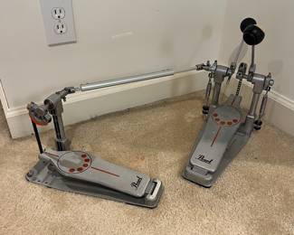 F76 - $135. Pearl P932 Longboard Double Bass Drum Pedal.