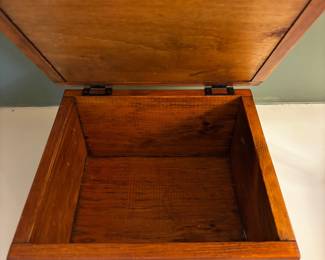 F80 - $20. Lidded Storage Box.