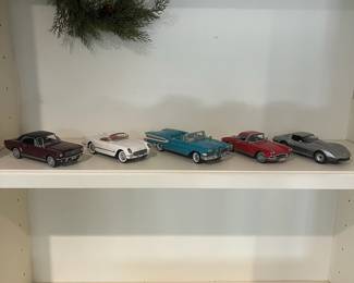 F121 - $40. Lot of Franklin Mint Die Cast 1:24 Model Cars.