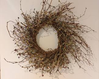 F33 - $10. Decorative Wreath.