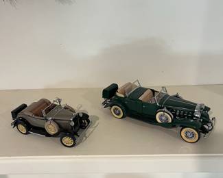 F118 - $45. Lot of Franklin Mint Die Cast 1:24 Model Cars.