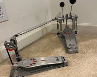 F76 - $135. Pearl P932 Longboard Double Bass Drum Pedal.