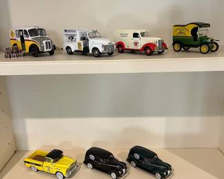 F117 - $70. Mixed Lot of Die Cast 1:24 Model Cars With Product Names. Brands Include: Franklin Mint, Gearbox, Greenlight, Castline and Motormax.