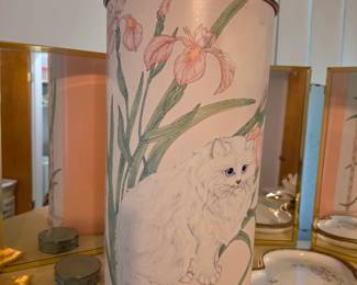 Decorative trash can