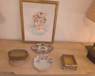 Artwork.  Jewelry casks