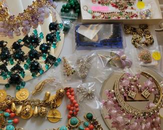 Nice costume jewelry.  Mostly Christmas brooches.  
