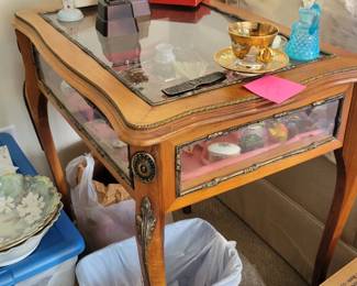 Glass top curio display end table