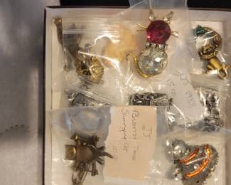 Animal brooches 