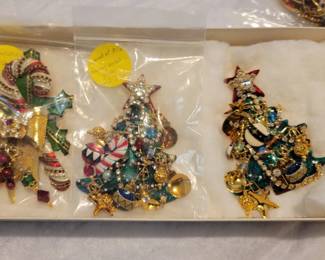 Lunch at Ritz Christmas brooches 