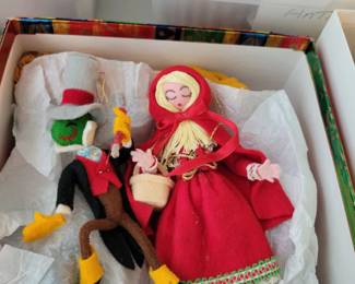 Vintage felt ornaments including complete sets