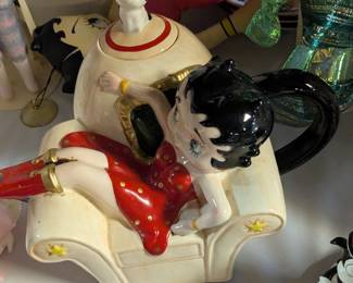 Betty Boop Ceramic Teapot by Vandor (1995)