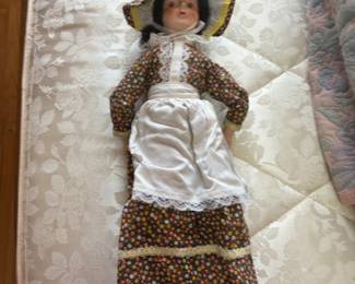 Vintage Franklin Heirloom "Little Maids of the 13 Colonies" Porcelain Doll