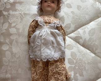 Franklin Heirloom Dolls Maids of the 13 Colonies Doll