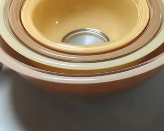 Pyrex Autumn Rainbow Nesting Mixing Bowl Set