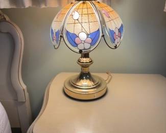 Vintage Floral Stained Glass Accent Lamp