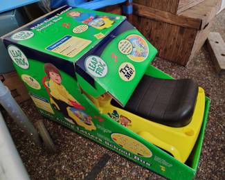 VTG Leap frog school bus, new old stock