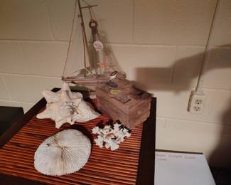 sea shells, boat, coral décor