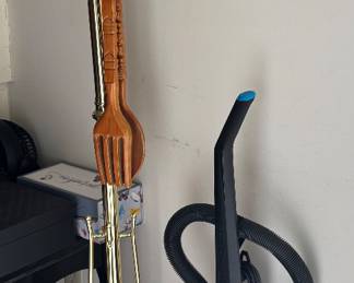 Vacuum Cleaner/Hall Tree