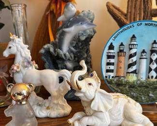 Figurines
