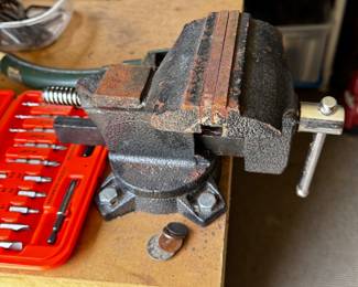 Bench Vise