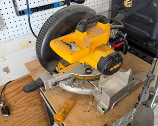 DeWalt compound miter saw