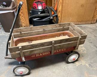 Well loved Radio Flyer with Trav-ler side walls