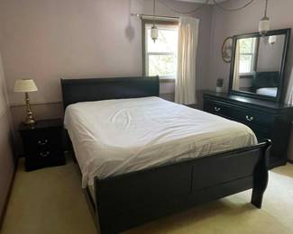 Like new bedroom set. Mattress included