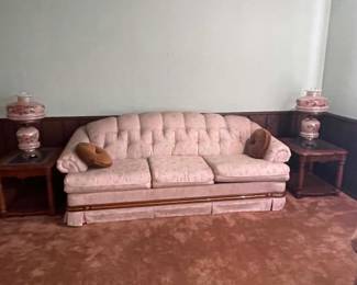 Very nice clean sofa