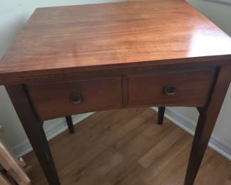 Sewing cabinet and machine