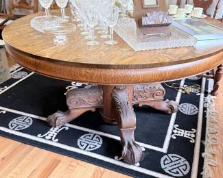 Round Oak Table With Carved Ball & Claw Feet