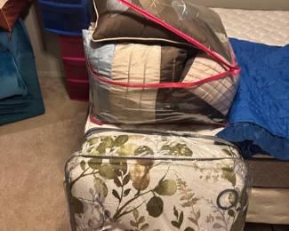 Bedspreads and comforters 