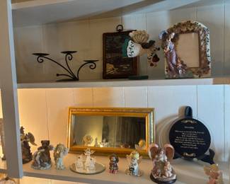 Mini white ceramic Christmas tree, mirrors, wtc