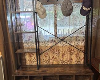 Shoe cubby and hat rack 