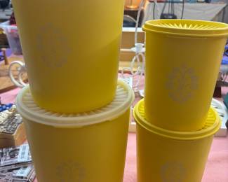 4 piece vintage Tupperware 