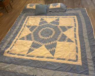 Comforter w shams 