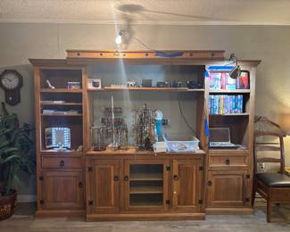 Entertainment center 