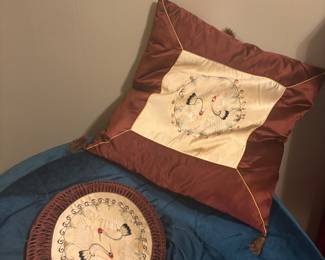 Oriental pillows 
