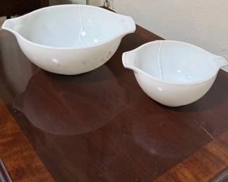 Cindarella, Pyrex bowls
