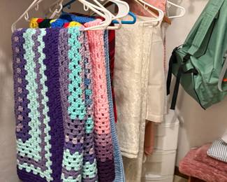 Linens and Knitted blankets