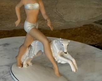 Shaubach Kunst, Wallendorf porcelain sculpture, missing 1 finger