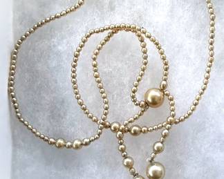 Vintage pearl necklace