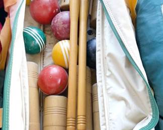 Lawn games: Croquet set