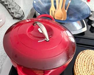 Enameled Dutch oven