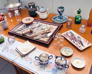 Assorted vintage kitchen wares + home decor pieces