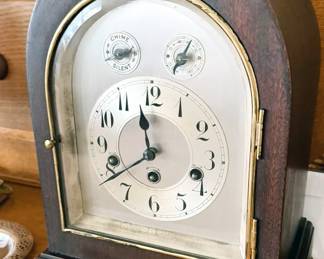 Mantle clock