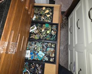 Costume jewelry tons